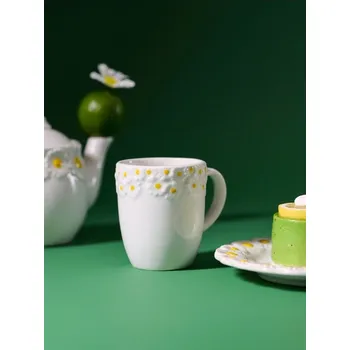 Sinsay - Hrnek s kopretinami - bílá - 004II-00X - 004II-00X-ONE