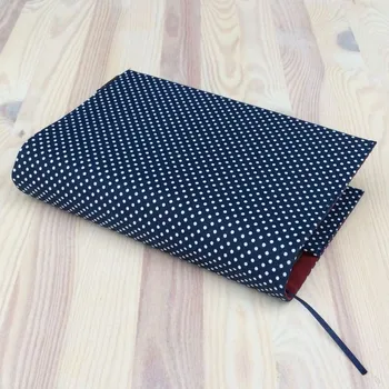 Obal na knihu Obal na knihu modrobílý, puntík