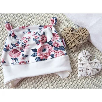 Kojenecká čepice AMÁLKA Bavlněná zavazovací čepička, květy Velikost: 74-80