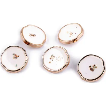 Kovový knoflík AB perleť v pryskyřici velikost 24"; 32"; 36", střední, 3 (36") bílá zlatá