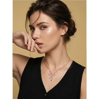 Náhrdelník Sinsay - Náhrdelník s přívěskem ve tvaru mašle - vícebarevná - 571IM-MLC - 571IM-MLC-ONE