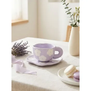 Sinsay - Keramický šálek s podšálkem s květinovým motivem a nepravidelným tvarem - levandulová - 869IZ-04X - 869IZ-04X-ONE