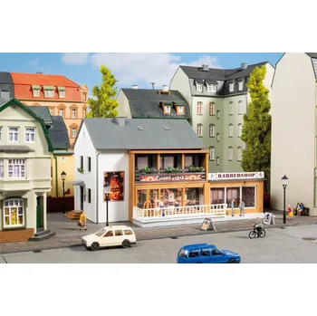 Modelová železnice městský dům s&nbsp;holičstvím a kebabem Auhagen 12356