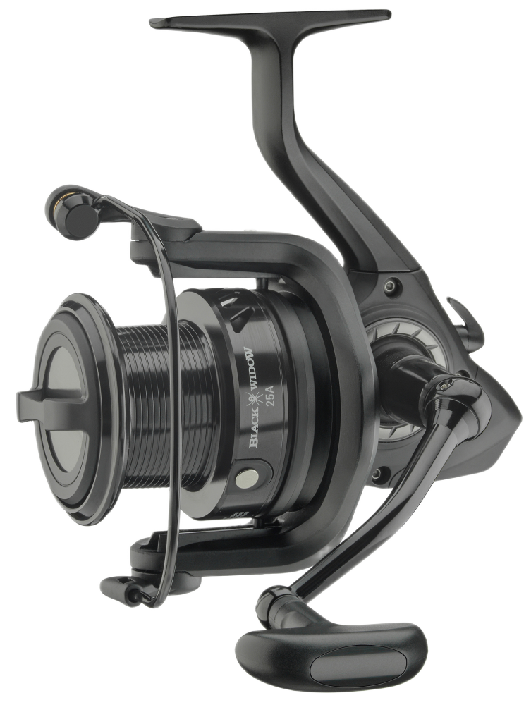 Naviják Daiwa Black Widow 25A