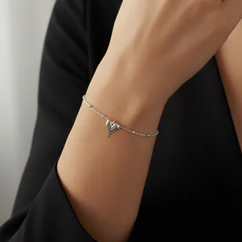 Náramek Jemný a romantický náramek Srdce sblížení z chirurgické oceli č. 1938