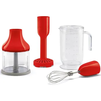Sada 4 kusů příslušenství Smeg (HBAC11RD) v červené barvě obsahuje kádinku, sekáček, šlehací metlu a pěchovadlo, které jsou navrženy tak, aby rozšířily všestrannost vašeho ručního mixéru Smeg. Tato stylová sada, která je ideální pro všechny vaše potřeby p