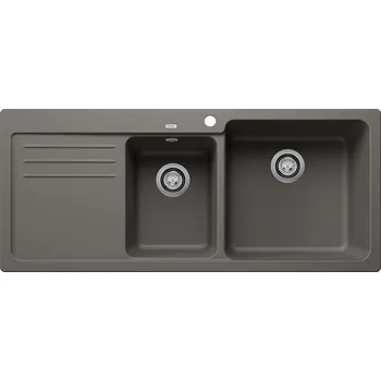 Mlýnek na kávu Prostorný kuchyňský dřez navržený pro efektivní multitasking. Jeho hladký vnitřek a zvýšené okraje usnadňují čištění a zadržování vody. Elegantní profil doplňuje moderní kuchyňskou estetiku.