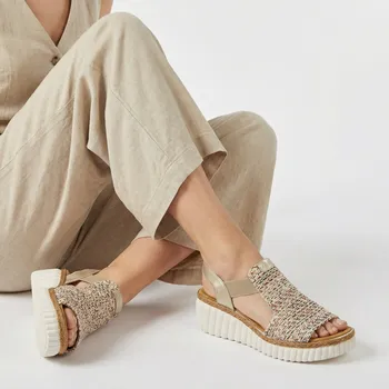 Dámské sandále Dámské barevné sandály na klínku Rieker 69172-60 Velikost: 39