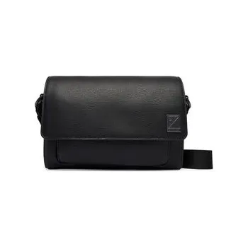 Oblečení a móda Kabelka Calvin Klein Emblem Hw Small Slap Messenger LV04D3367G Černá OS