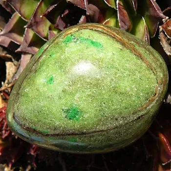 Jadeit s malachitem II