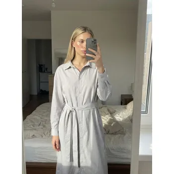 Dámské šaty Sinsay - Midi šaty s&nbsp;límečkem - šedá - 908EM-85X - 908EM-85X-S