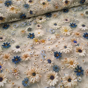 Pro útulný domov bavlněná látka 3D tisk MODRÉ A SMETANOVÉ KYTIČKY