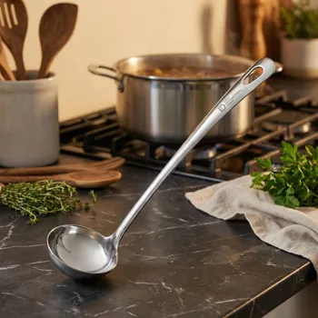 Naběračka Naběračka nerezová DAILY INTERNATIONAL HOME dél. 24 cm prům. 6,3 cm