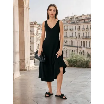 Dámské šaty Sinsay - Strukturované midi šaty na ramínka - černá - 146GY-99X - 146GY-99X-M