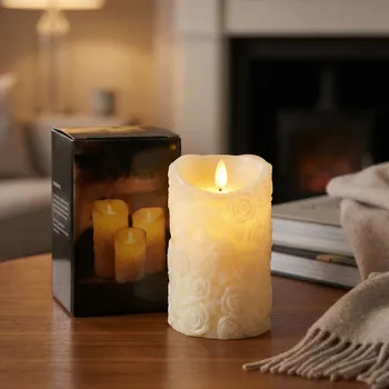 Lampička LED svíčka s pohyblivým knotem a vzorem růží DAILY INTERNATIONAL HOME 7,5 × 12,5 cm krémová