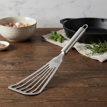 Obracečka Perforovaná obracečka ODELO VILMER 28,8 cm stříbrná