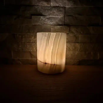 Svícen Svícen z přírodního kamene - Zelenkavé letokruhy konkrétní kus z fotek, jedinečný originál, výška cca 9,5 cm