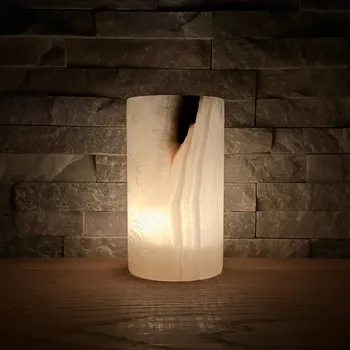 Svícen Svícen z přírodního kamene - Jiskra naděje konkrétní kus z fotek, jedinečný originál, výška cca 13,5 cm