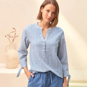 Dámská halenka Pruhovaná halenka z materiálu seersucker modrá 48