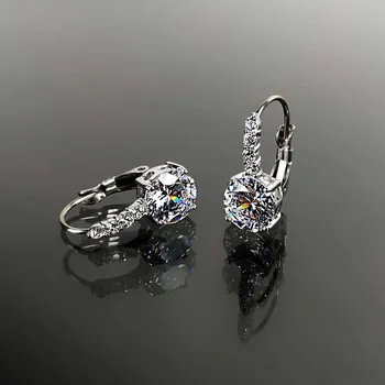 Náušnice Exkluzivní ocelové náušnice zabalené v dárkové krabičce č. 682