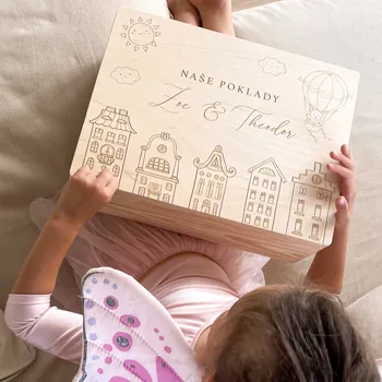 Dřevěný vzpomínkový box se jménem Woodify Město Velikost: Velikost XS (22x16x8,5)