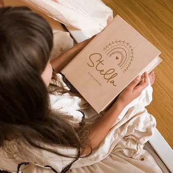 Dekorace do dětského pokoje Dřevěná krabička knížka Woodify Duha