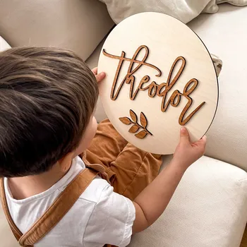 Dřevěná cedule se jménem Woodify Velikost: 50cm