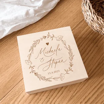 Svatební dekorace Woodify Dřevěná svatební krabička Věnec