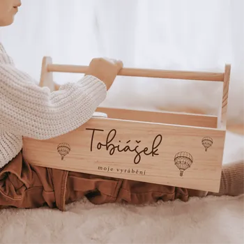 Dřevěný organizér se jménem Woodify III