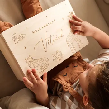 Dřevěný vzpomínkový box se jménem Woodify Safari Velikost: Velikost XS (22x16x8,5)