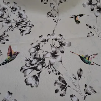 Pro útulný domov bavlněná látka KOLIBŘÍCI S KVĚTY