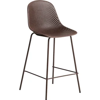 Barová židle Kave Home Hnědá plastová barová židle Quinby 65 cm