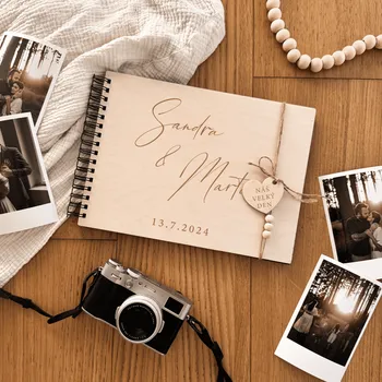 Fotoalbum Dřevěné svatební fotoalbum se jmény Woodify Velikost: A6