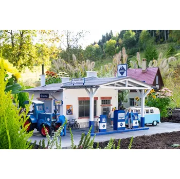 Modelová železnice Benzínka s autodílnou G - Faller Pola 330821 (Zahradní železnice)