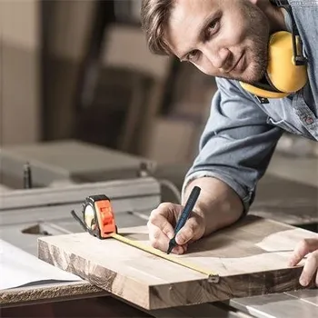 Permanentní popisovač Maxx 133 seříznutý červený fix