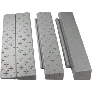 Nakládací rampa pro vozidlo Šedá plastová nájezdová bezbariérové rampa k obrubníku APTR - 90 x 76 x 9,5 cm, 20065299