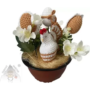 Velikonoční dekorace Dubový skřítek Háčkovaná slepička v květinovém aranžmá – Velikonoční něha