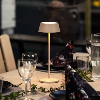 Venkovní osvětlení Konstsmide LED stolní lampa Menton na dobíjecí baterii, písková barva, výška 27 cm, IP54, pískově zbarvený 1 x 2,9 W LED - Doprava zdarma