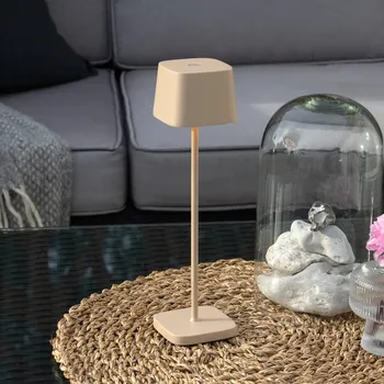 Venkovní osvětlení Konstsmide LED stolní lampa na baterie Capri, výška 25 cm, písková barva, IP54 pískově zbarvený 1 x 2,2 W LED - Doprava zdarma