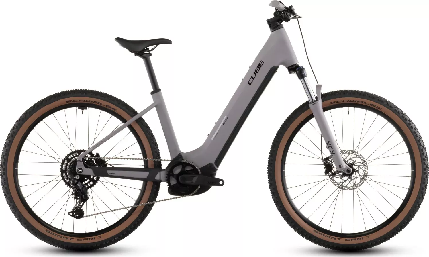 CUBE REACTION HYBRID PERFORMANCE EASY ENTRY PLUMGREY´N´BLACK 2026 - navštivte naši PRODEJNU v PRAZE!