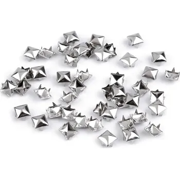 Cvočky na oblečení z nerezové oceli 7x7 mm pyramida
