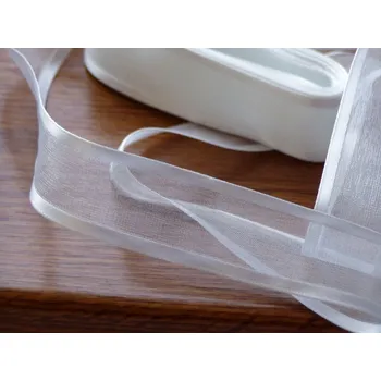 Stuha s atlasovými proužky bílá