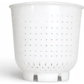 Oválná forma na sýr pro výrobu domácího sýra o hmotnosti 800 g.