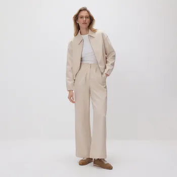 Dámské kalhoty Reserved - Kalhoty se sklady - béžová - 911HS-08X - 911HS-08X-L