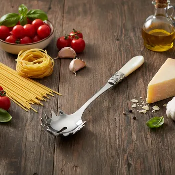 Příbor BUGATTI ALADDIN perleťová kuchyňská lžíce na těstoviny z nerezové oceli 31 cm