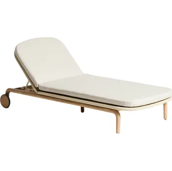 Zahradní lehátko Kave Home Dřevěné zahradní lehátko Alipa s béžovým výpletem