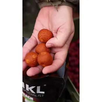Boilies Nikl Ready boilie Chilli & Peach - bal. 1kg, 24mm