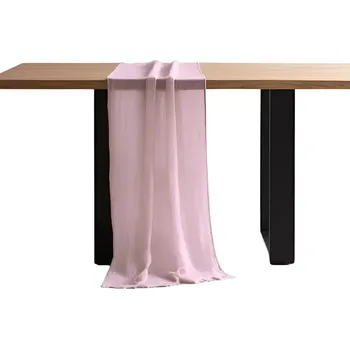 ubrus Technické parametry: Barva: Pudrově růžová Materiál: 100 % polyester Vzor: Skládaný Velikost: 90×340 cm Důležité informace: Možnost praní v pračce (30 stupňů) Není nutné žehlit Záruka 1 rok