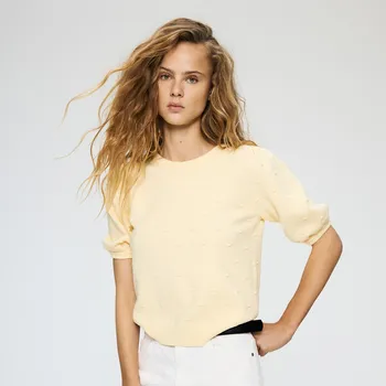 Dámský svetr Reserved - Svetr s aplikací - světle žlutá - 003JI-10X - 003JI-10X-S