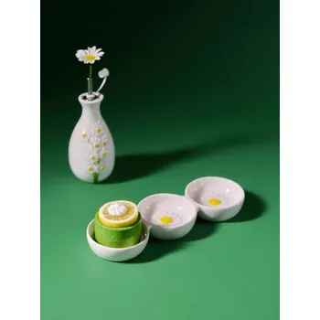 Sinsay - Jarní servírovací podnos se třemi miskami s motivem sedmikrásky - bílá - 825IL-00X - 825IL-00X-ONE